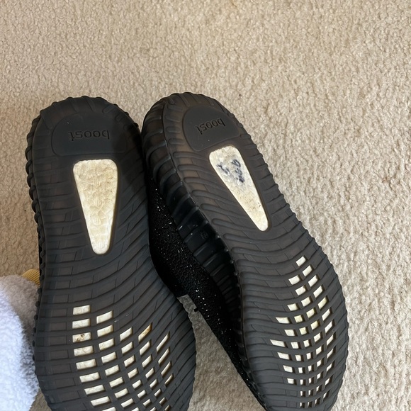 Men Yeezy black sneakers - Picture 5 of 8